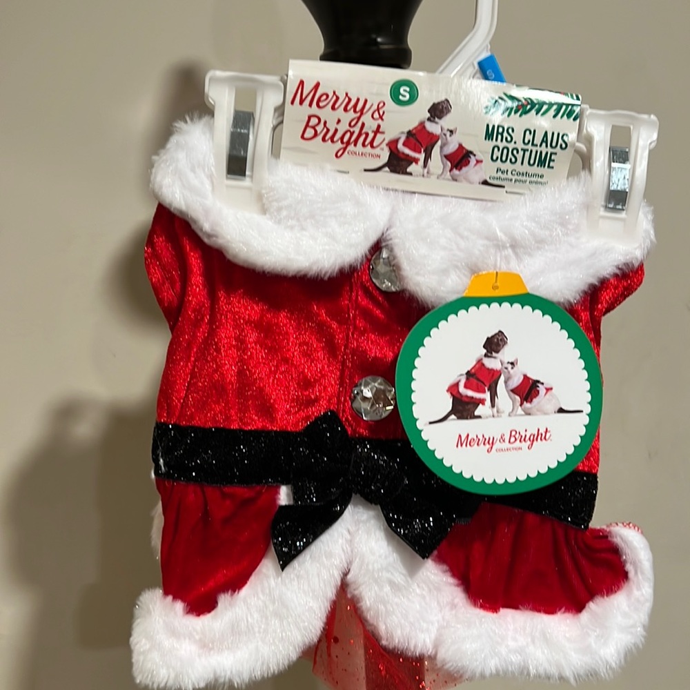 Small Mrs Claus costume for dogs